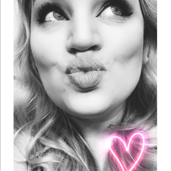 Meet your Posher, Becky - Picture 7 of 7